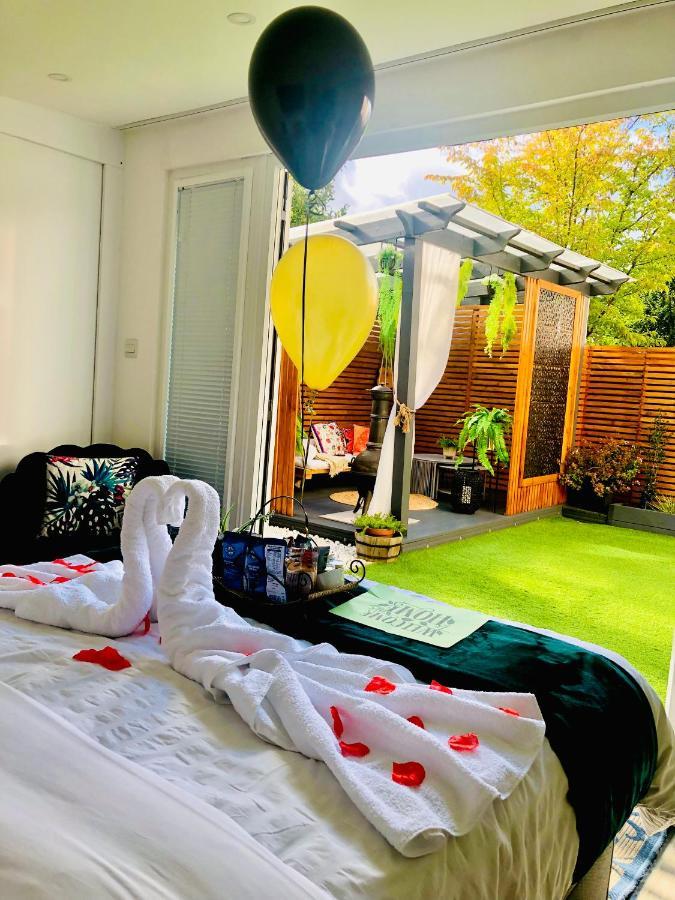 Meezee Pearl Double Bed Lodge With Free Parking Salford  Eksteriør bilde